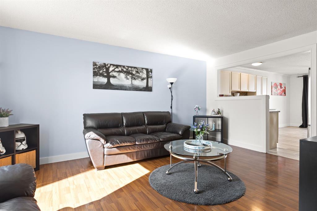 7 Erin Park Bay Se, Calgary