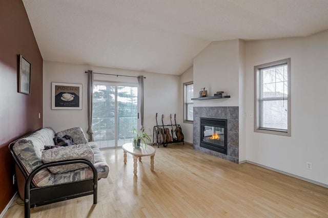 104, 39 Hidden Creek Place Nw, Calgary