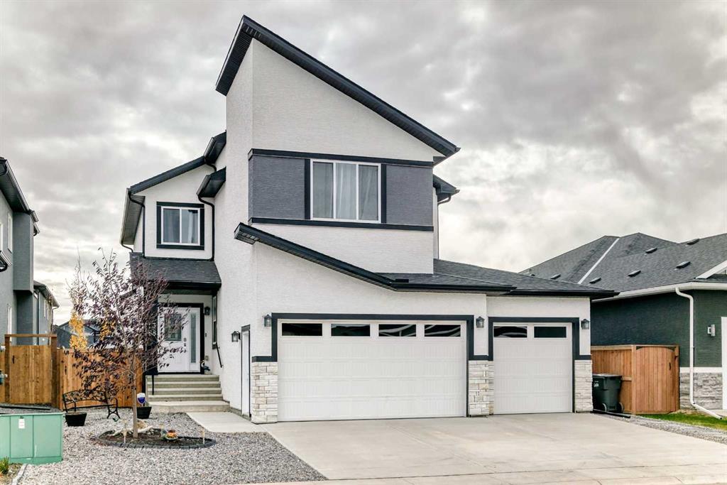 1368 Lackner Boulevard, Carstairs