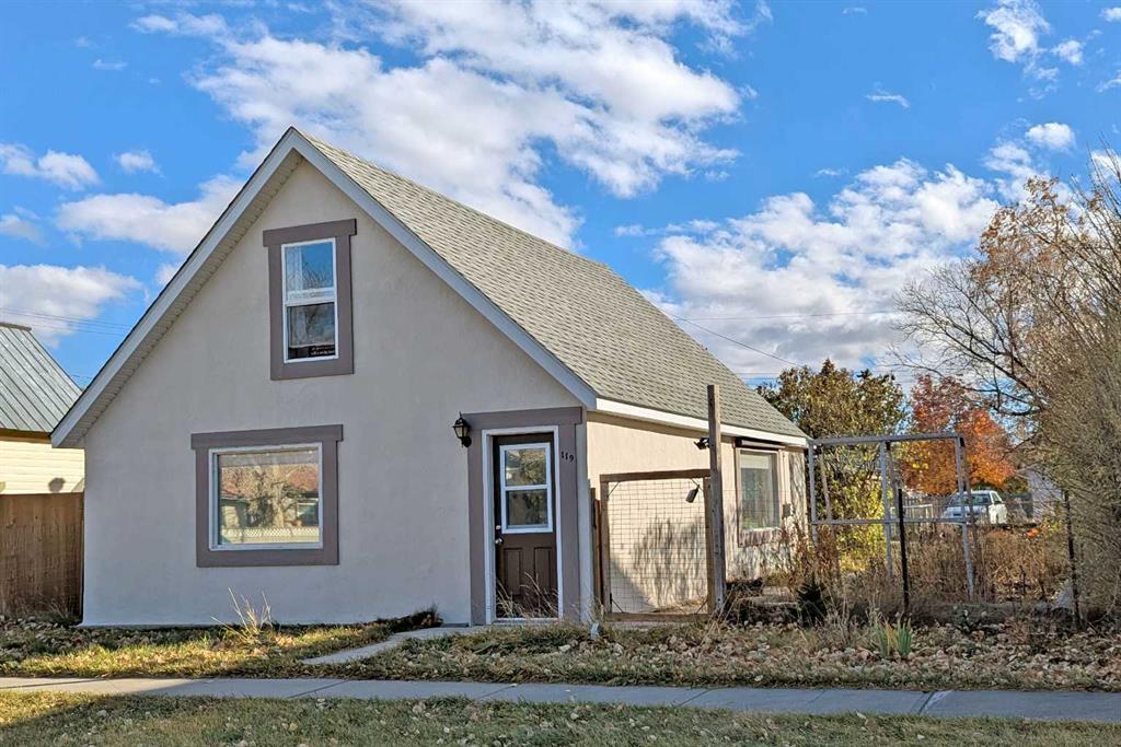 119 47 Avenue W, Claresholm