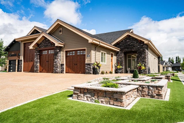 2903 61 Streetclose, Camrose