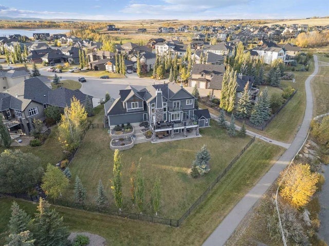 424 Montclair Place, Cochrane Lake
