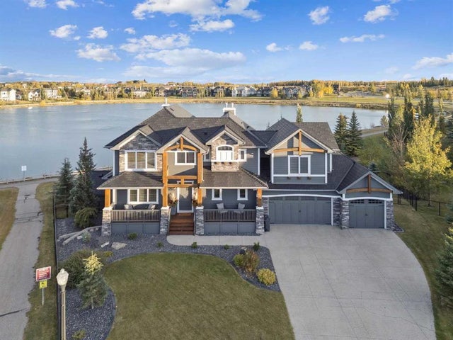 424 Montclair Place, Cochrane Lake