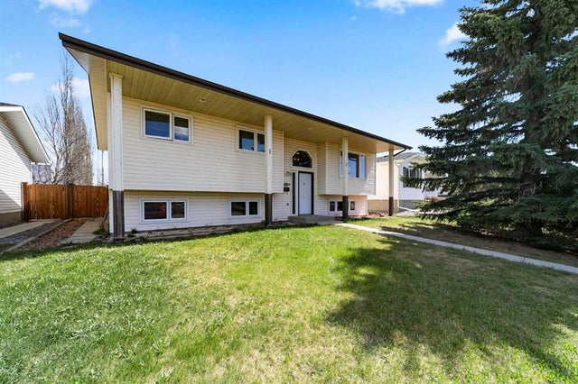 5419 53 Street, Camrose