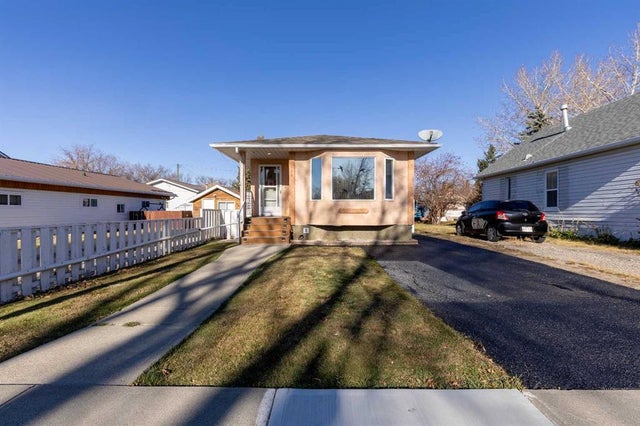 130 45 Avenue W, Claresholm