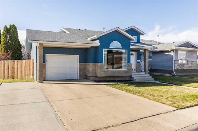 2195 Hull Way Ne, Medicine Hat