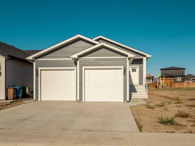 5 Sage Brush Court, Taber