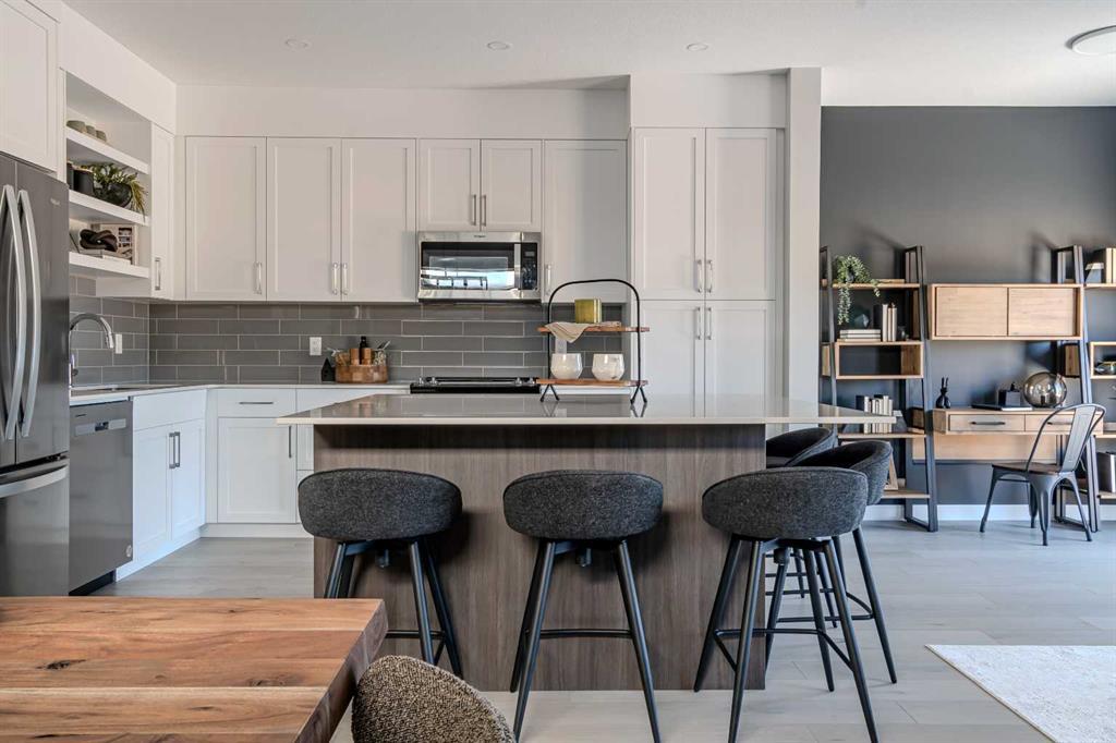 147 Greenwich Drive Nw, Calgary