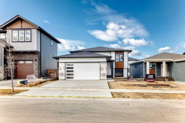 18 Tagish Avenue, Red Deer