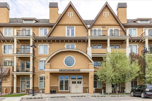 218, 10 Mahogany Mews Se, Calgary