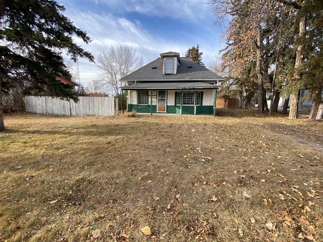 663 11 Avenue, Carstairs