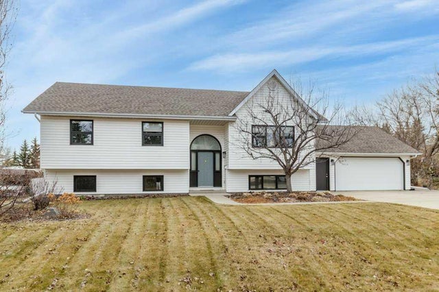 45 Ravenscrag Crescent N, Norglenwold