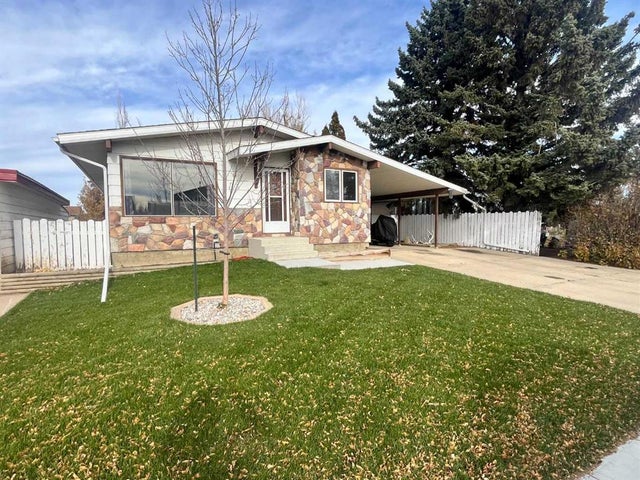4633 51 Avenue, Taber