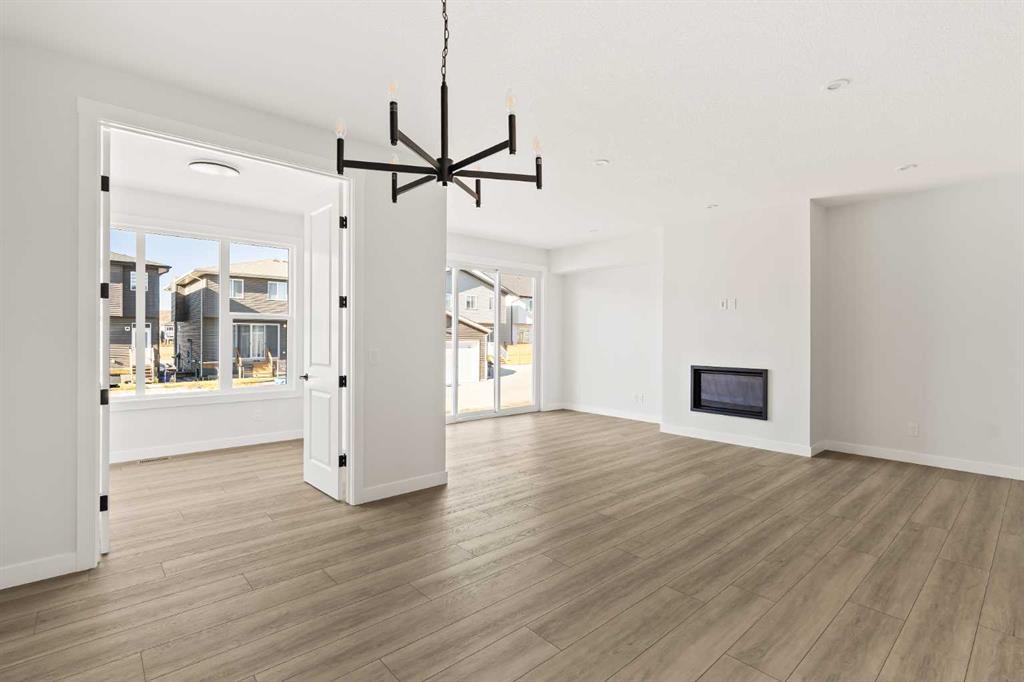 152 Creekstone Circle Southwest, Calgary – Residential Detached Listing Photo 11