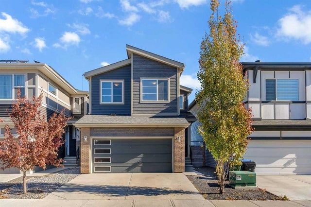 34 Sage Bluff Heights Nw, Calgary