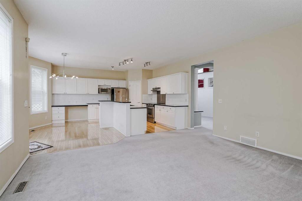 375 Douglas Glen Gardens Southeast, Calgary – Residential Detached Listing Photo 12