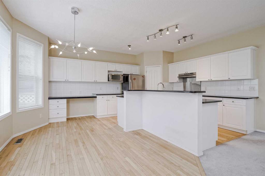 375 Douglas Glen Gardens Southeast, Calgary – Residential Detached Listing Photo 16