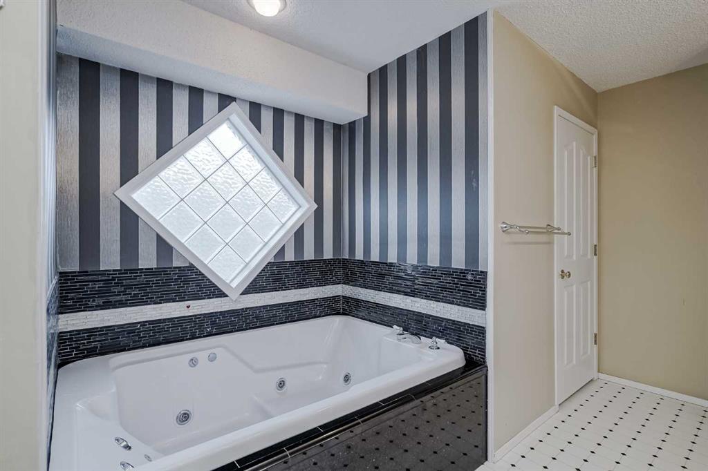 375 Douglas Glen Gardens Southeast, Calgary – Residential Detached Listing Photo 32