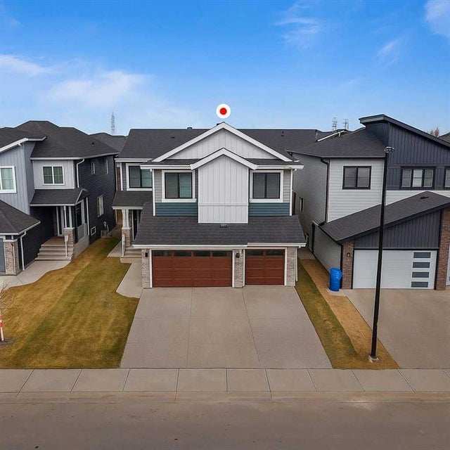 18 South Shore Road, Chestermere