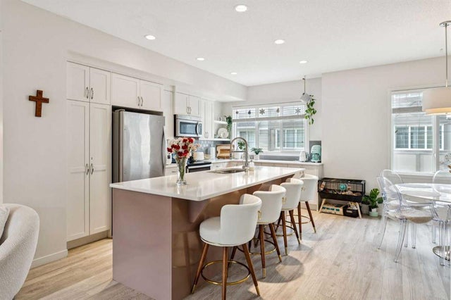 305 Nolanlake Villas Nw, Calgary