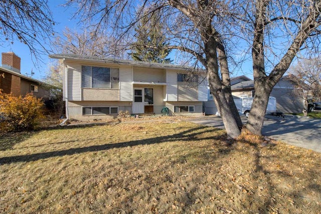 1816 11 Street, Coaldale