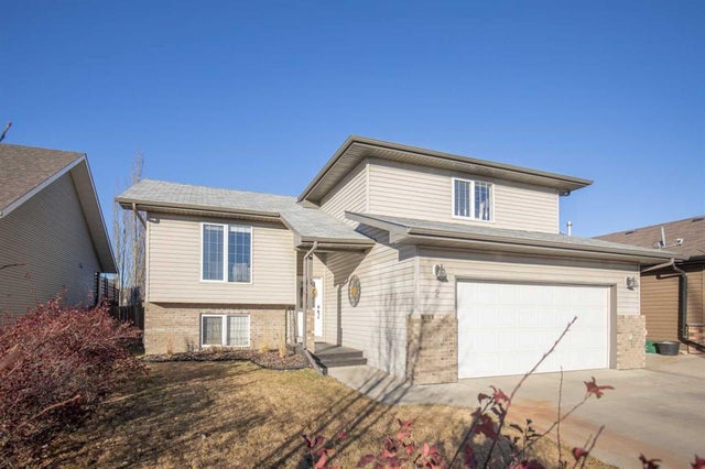 2 Holbrook Place, Sylvan Lake