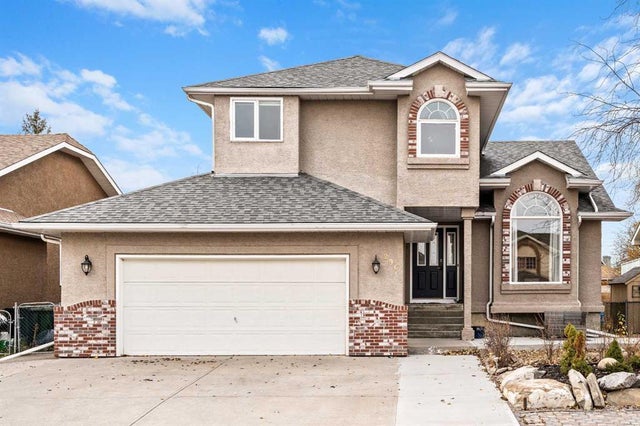 296 Lakeside Greens Crescent, Chestermere