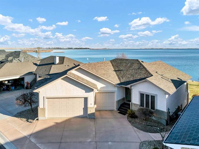 15 White Pelican Way, Lake Newell Resort