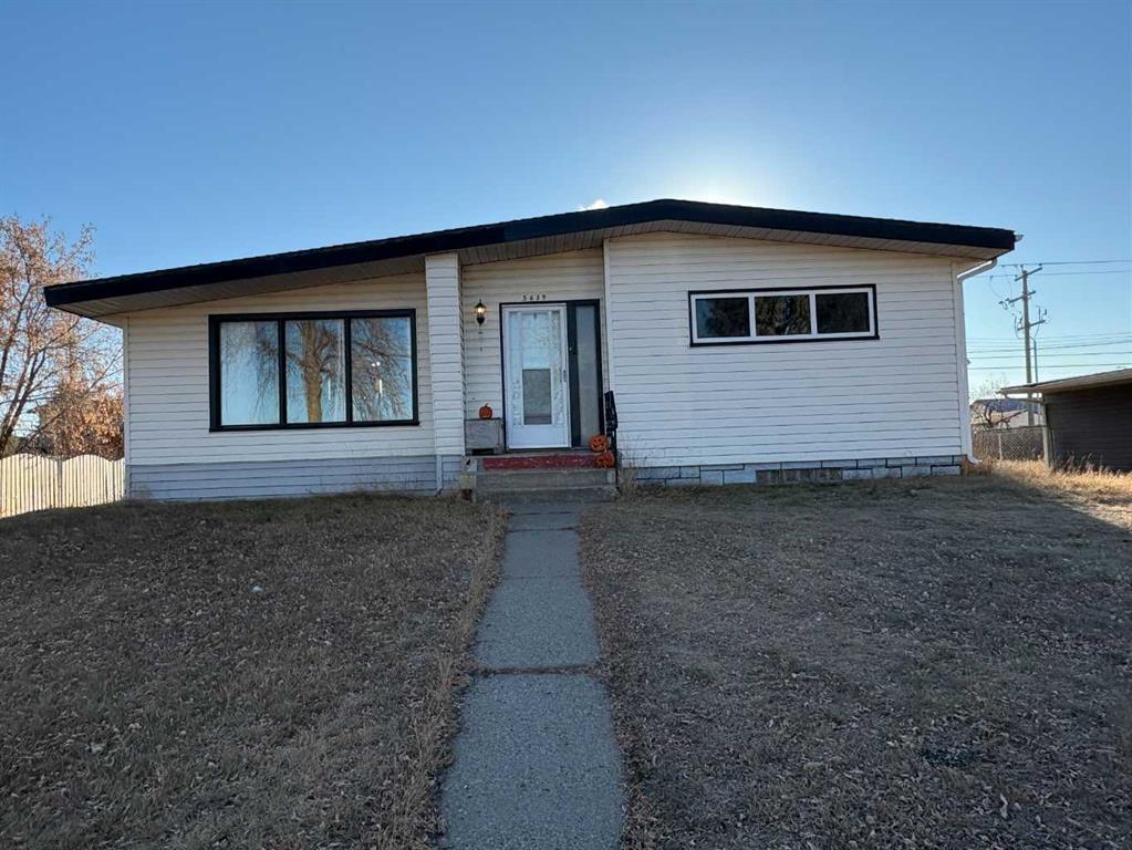 5639 48 Avenue A,b Crescent, Ponoka