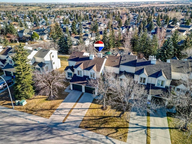 221 Sandringham Road Nw, Calgary