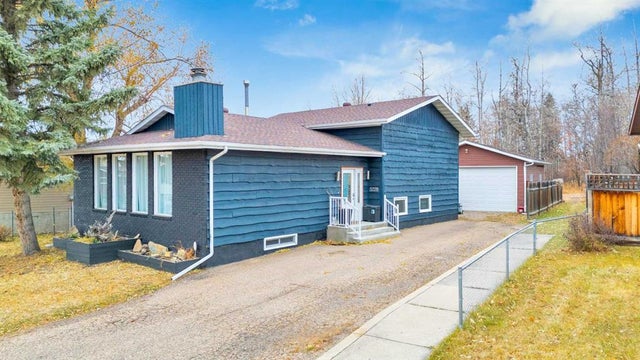 5228 38 Streetcrescent, Innisfail