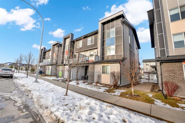 202, 135 Redstone  Ne, Calgary