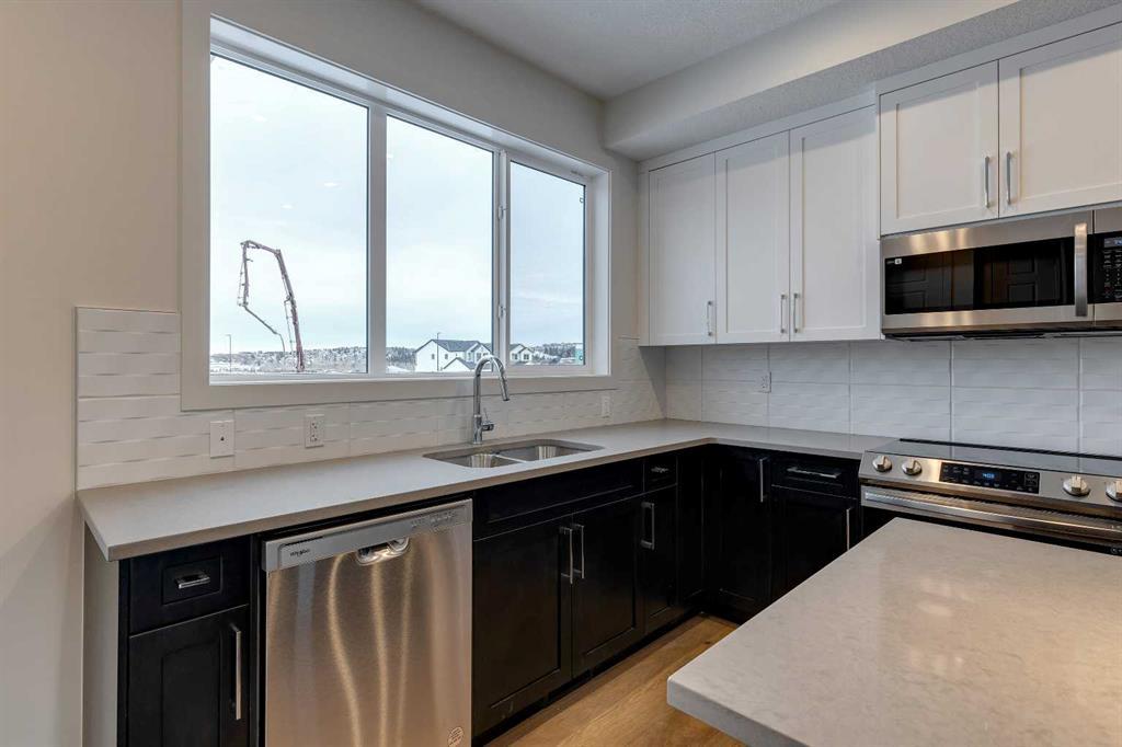 16 Sundown Place, Cochrane – Residential Row/Townhouse Listing Photo 5