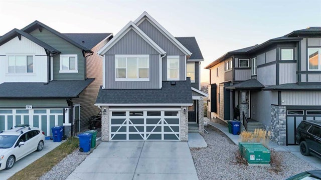 15 Midgrove Drive Sw, Airdrie