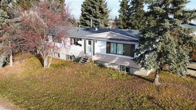 700 8 Street, Fox Creek