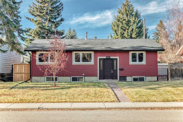6623 Lakeview Drive Sw, Calgary