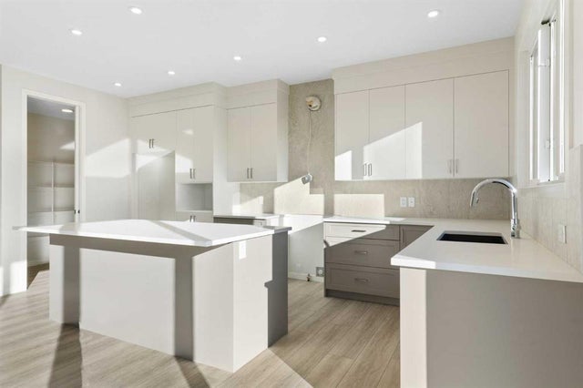 218 West Grove Lane Sw, Calgary