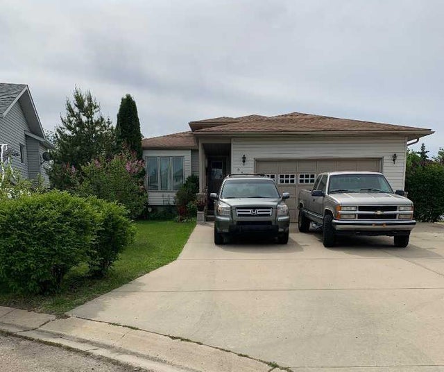 9371 71, Grande Prairie