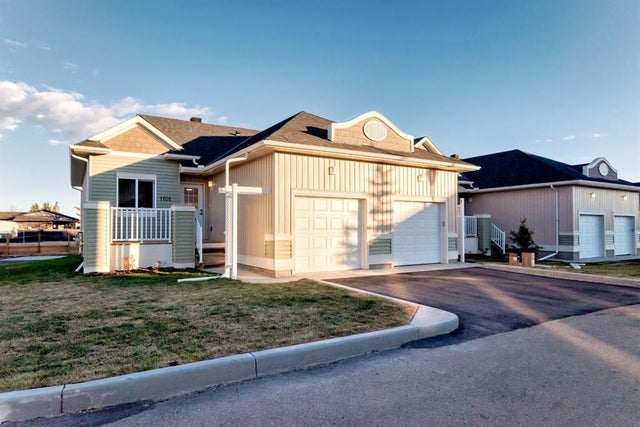 1101 Clover Close, Carstairs