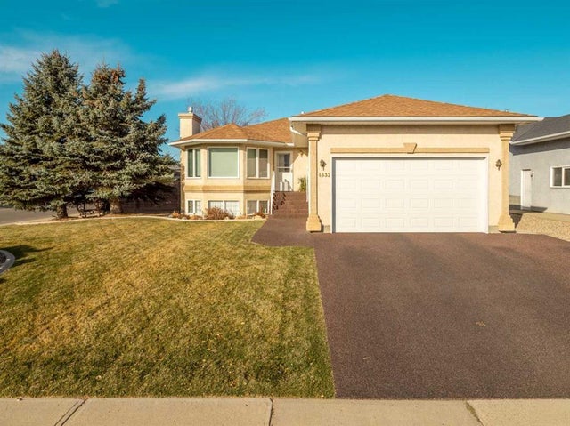 4633 Majestic Place, Taber