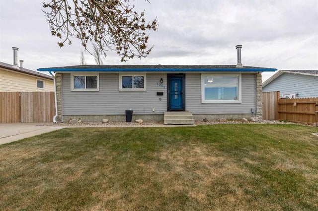 1001 19a Avenue, Coaldale