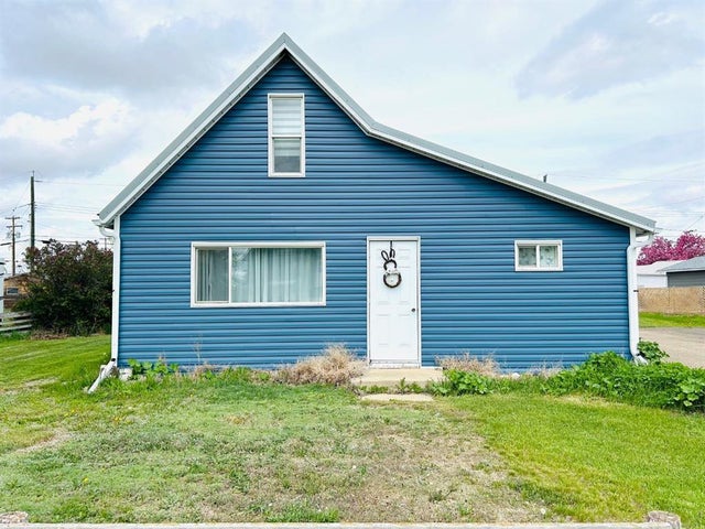 106 3 Avenue E, Oyen