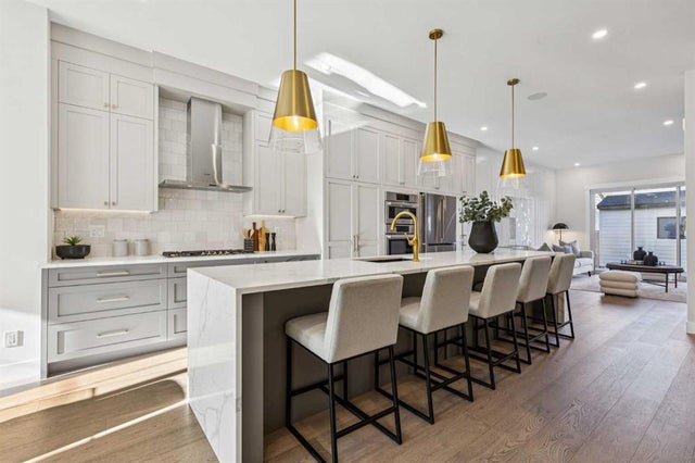 1726 19 Avenue Nw, Calgary