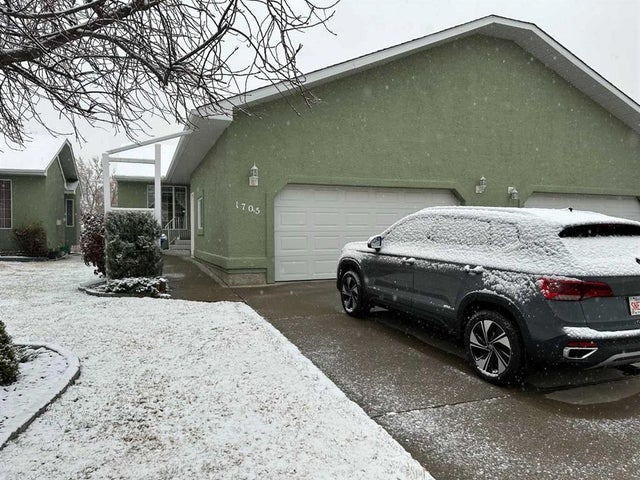 1705 17 Street, Didsbury