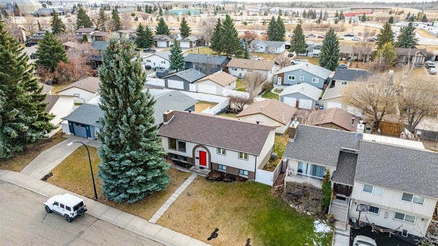 16 Best Crescent, Red Deer