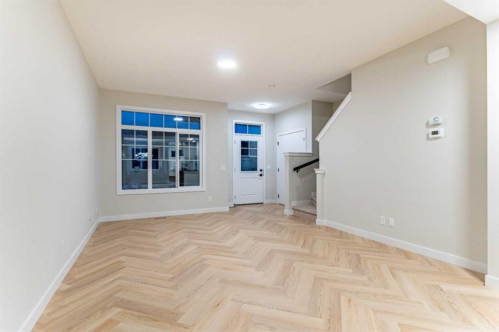 172 Cobblestone Gate Southwest, Airdrie – Residential Row/Townhouse Listing Photo 4