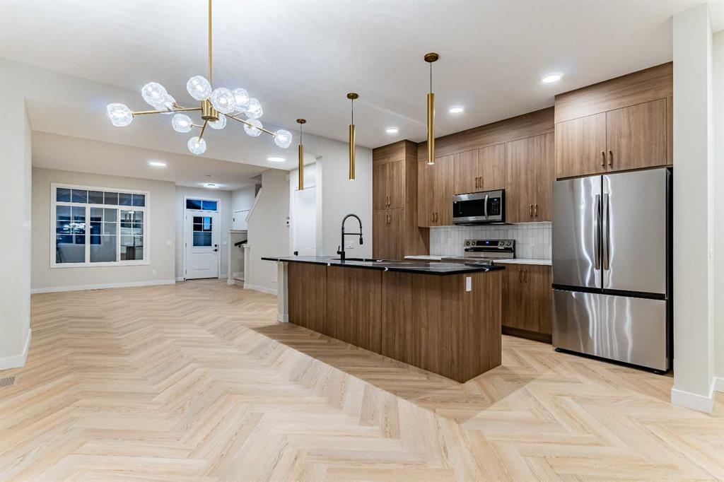 172 Cobblestone Gate Southwest, Airdrie – Residential Row/Townhouse Listing Photo 7