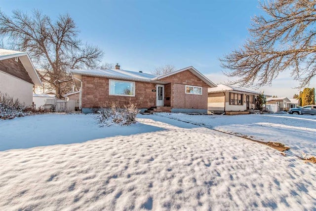 627 12 Street Ne, Medicine Hat