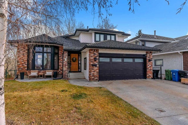42 Douglas Woods Way Se, Calgary