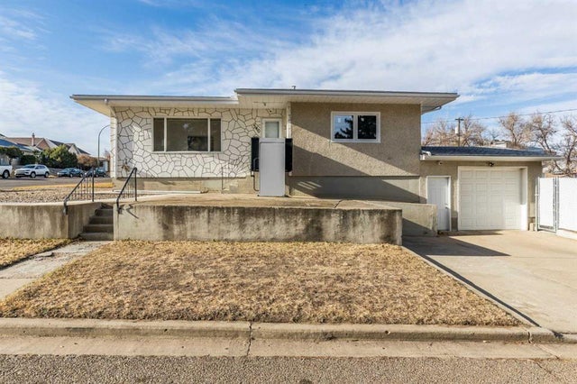 540 5 Avenue Sw, Medicine Hat